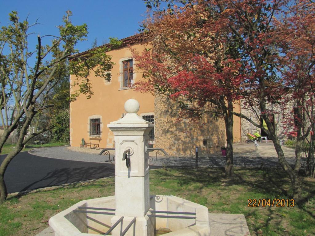 Chateau Des Aiguilles Saint-Remy-de-Chargnat Ngoại thất bức ảnh